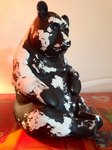 Pandours L&eacute;on  fa&ccedil;on raku 29 cm. R&eacute;sine pleine